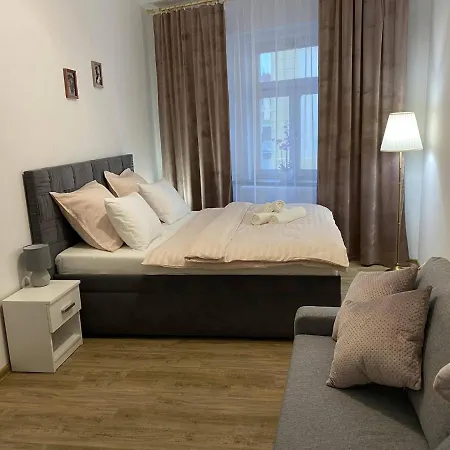 Stylovy V Srdci Hradce Kralove Апартаменты *